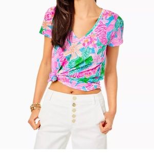 Lilly Pulitzer NWT, XL V neck T shirt, Multi Tigers Liar